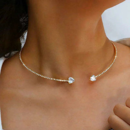 Sparkling Heart-Shaped Open Collar Choker Necklace for Women - Chic and Stylish Jewelry Accessory - Très Elite