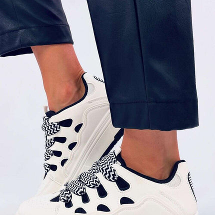 Sport Shoes model 200621 - Très Elite