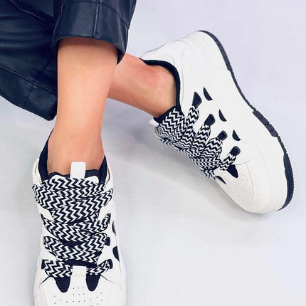 Sport Shoes model 200621 - Très Elite