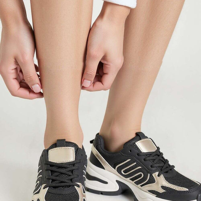 Sport Shoes model 210210