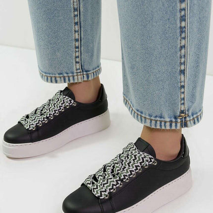 Sport Shoes model 210227 - Très Elite