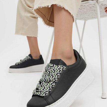 Sport Shoes model 210227 - Très Elite