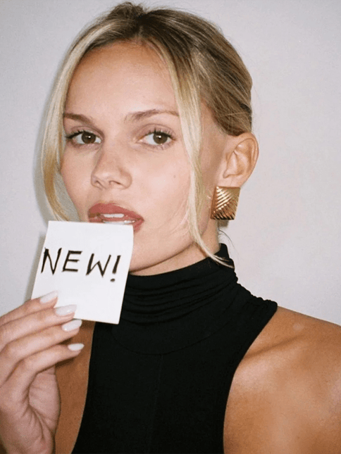 Stainless steel striped symmetrical earrings, simple niche design, fashionable earrings