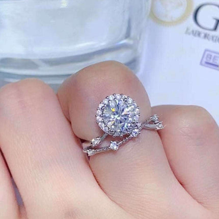 Stunning 1 Carat Lab-Created Diamond and Zircon Adorned Platinum Ring - Très Elite