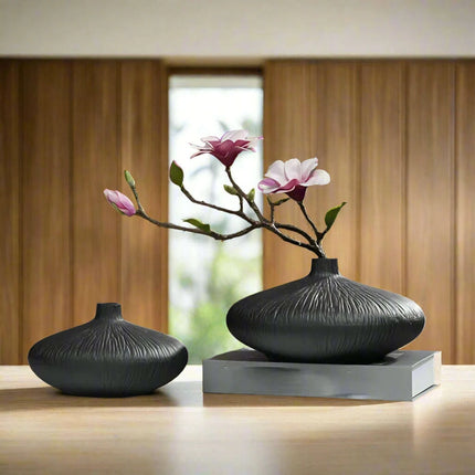 Stunning Black Crackle Ceramic Zen Vase for Sophisticated Home Accents and Floral Displays..