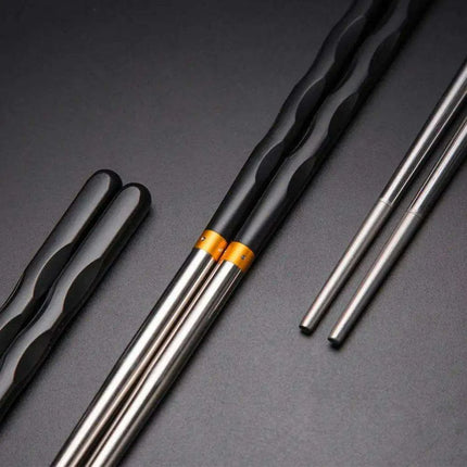Stylish Anti-Slip Stainless Steel Chopsticks for Sushi and Asian Dishes - Ideal for Home and Restaurant Use - Très Elite