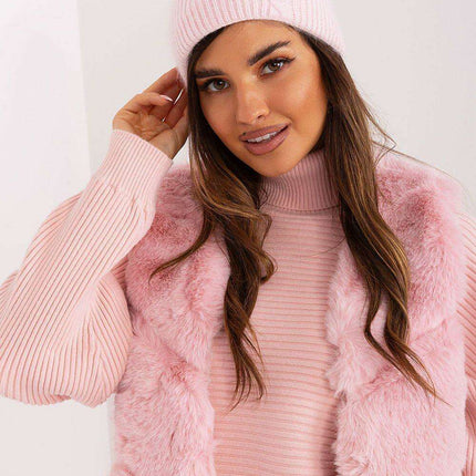 Stylish Braided Winter Hat with Eye-Catching Front Accent - Très Elite