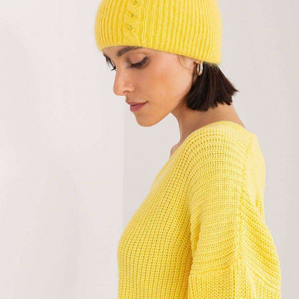 Stylish Braided Winter Hat with Eye-Catching Front Accent - Très Elite