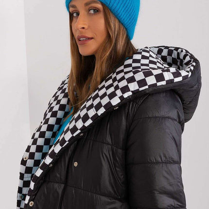 Stylish Braided Winter Hat with Eye-Catching Front Accent - Très Elite