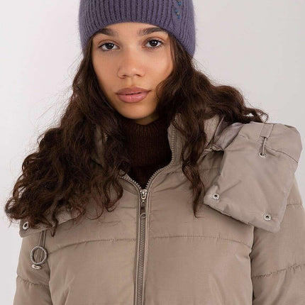 Stylish Braided Winter Hat with Eye-Catching Front Accent - Très Elite
