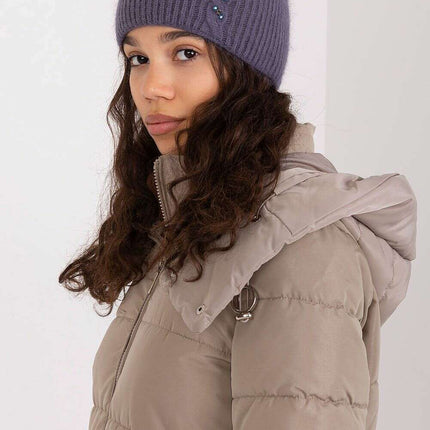 Stylish Braided Winter Hat with Eye-Catching Front Accent - Très Elite