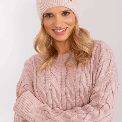 Stylish Braided Winter Hat with Eye-Catching Front Accent - Très Elite