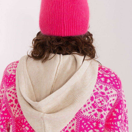 Stylish Braided Winter Hat with Eye-Catching Front Accent - Très Elite