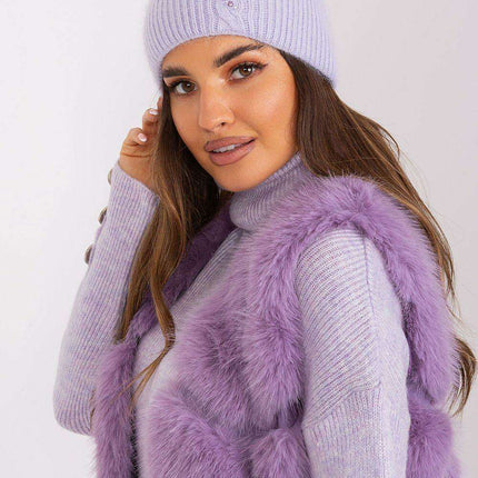 Stylish Braided Winter Hat with Eye-Catching Front Accent - Très Elite