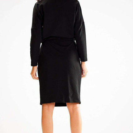 Stylish Cotton Daydress with Adjustable Tie, Convenient Pockets, and Distinct Applique Accents - Très Elite