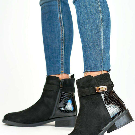 Stylish Eco-Friendly Winter Boots with Patent Accents and Cozy Fur Interior - Très Elite