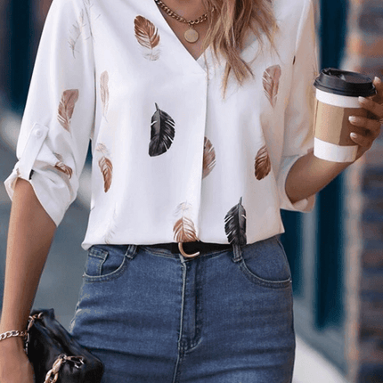 Stylish Feather Motif V-Neck Short Sleeve Top - Très Elite