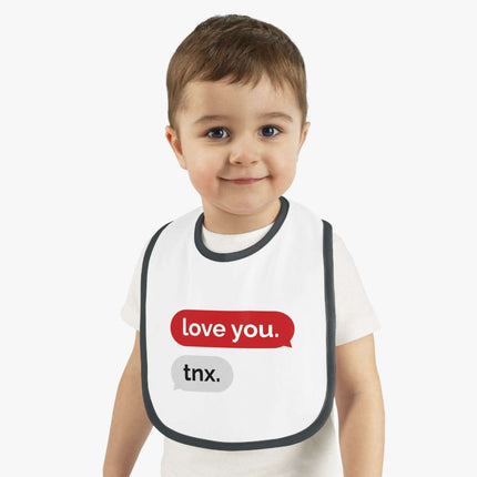 Stylish Fleece Baby Bib: The Elegant Feeding Essential for Fashion-Forward Infants - Très Elite