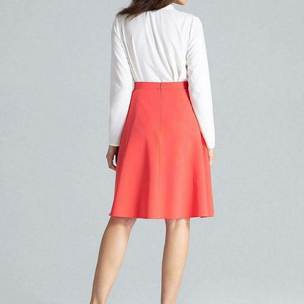 Stylish Knee-Length Skirt with Practical Side Pockets - Très Elite