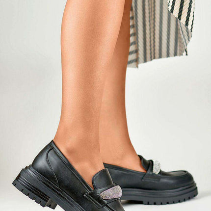Stylish Platform Moccasins with Sparkling Accent - Très Elite