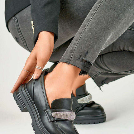 Stylish Platform Moccasins with Sparkling Accent - Très Elite