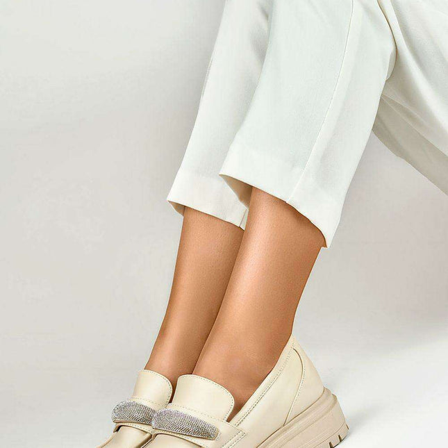 Stylish Platform Moccasins with Sparkling Accent - Très Elite