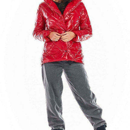 Stylish Quilted Jacket with Chic Button Closure and Elegant Collar - Très Elite