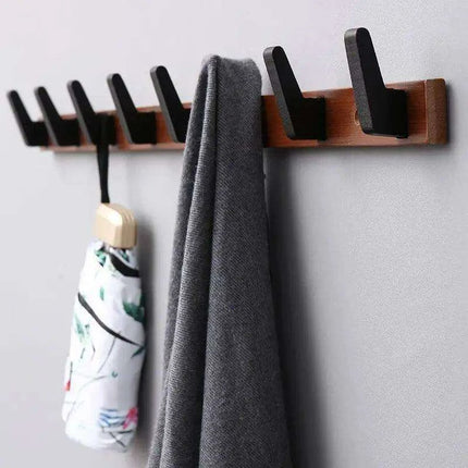 Stylish Solid Wood Wall-Mounted Coat Rack for Chic Home Organization - Très Elite