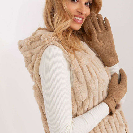Stylish Touchscreen Gloves with Decorative Pompoms for Trendsetting Women - Très Elite
