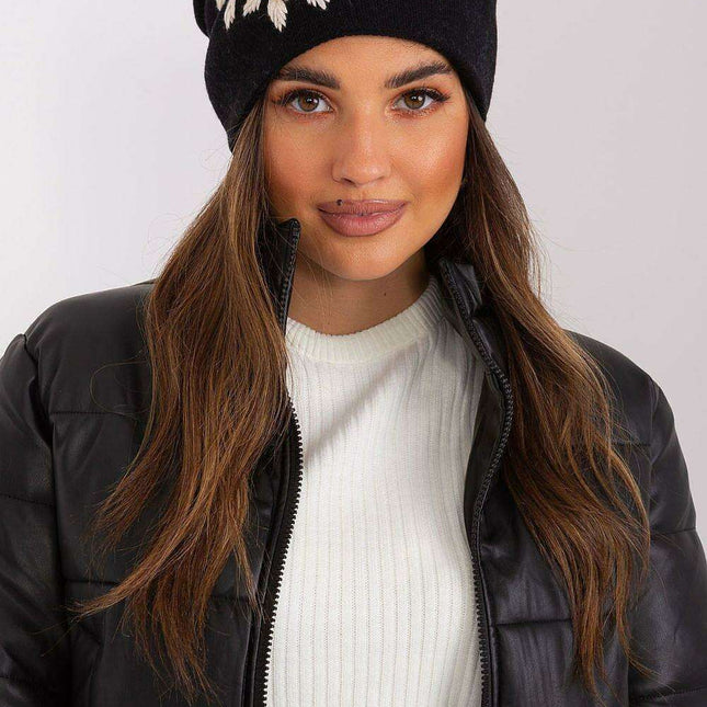 Stylish Winter Knit Beanie with Elegant Applique Detail