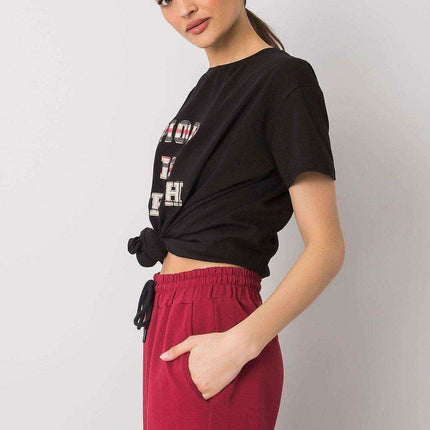 Stylish Women's Graphic Tee for Any Occasion - Très Elite