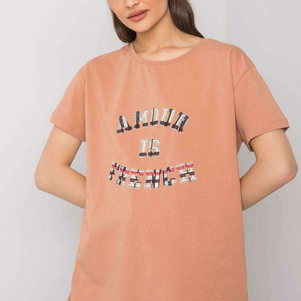 Stylish Women's Graphic Tee for Any Occasion