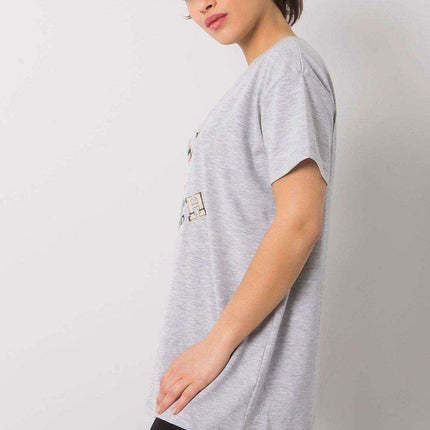 Stylish Women's Graphic Tee for Any Occasion - Très Elite