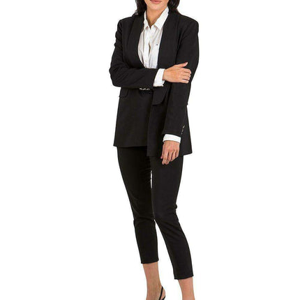 Stylish and Functional Cabba Jacket for Any Event - Très Elite