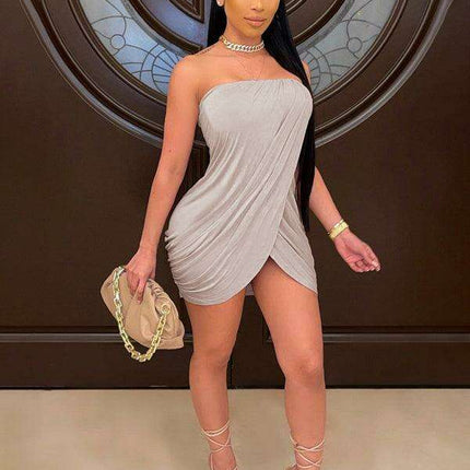 Sultry Chic Off-Shoulder Bodycon Dress