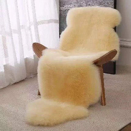 Sumptuous Authentic Australian Sheepskin Wool Area Rug - Cozy and Chic Home Accent Mat - Très Elite