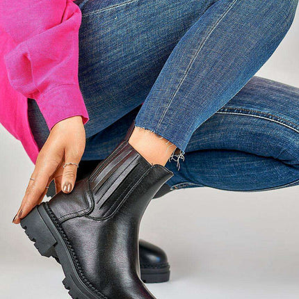 Sustainable Chic Faux Leather Winter Platform Boots - Très Elite