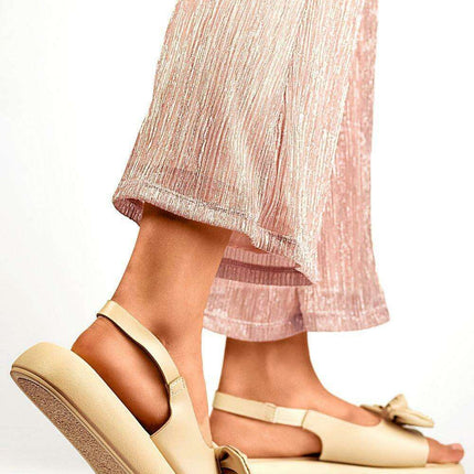 Sustainable Chic Leather Sandals for the Contemporary Woman - Très Elite