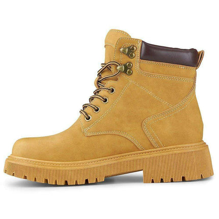 Sustainable Chic Leather Trapper Boots - Fashion-Forward Warmth for Winter Excursions - Très Elite