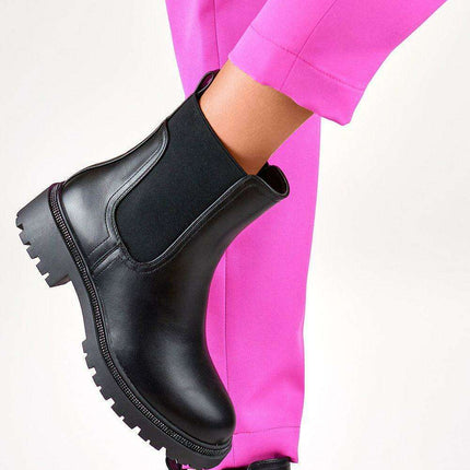 Sustainable Winter Elegance: Eco-Friendly Jodhpur Boots with Cozy Padding - Très Elite