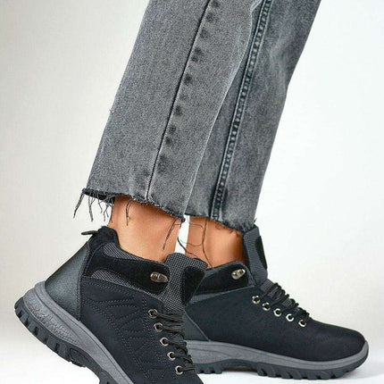 Sustainable Women's Winter Trekking Boots for Outdoor Exploration - Très Elite