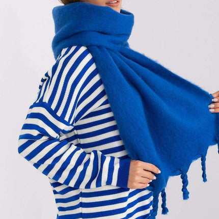 Tassel-Trimmed Cozy Winter Wrap - Stylish Versatile Scarf - Très Elite