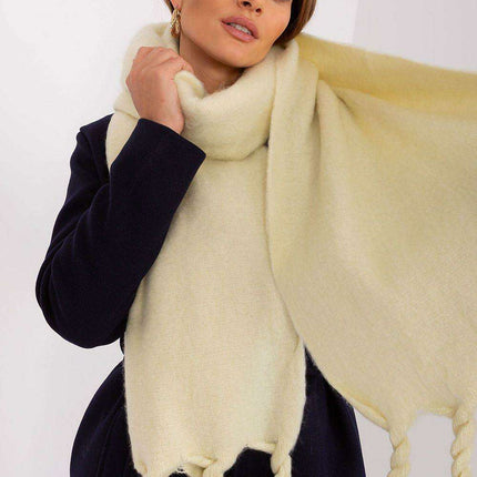 Tassel-Trimmed Cozy Winter Wrap - Stylish Versatile Scarf - Très Elite