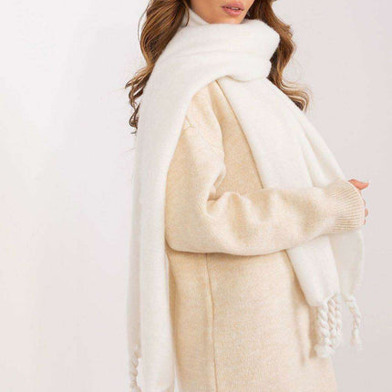 Tassel-Trimmed Cozy Winter Wrap - Stylish Versatile Scarf - Très Elite
