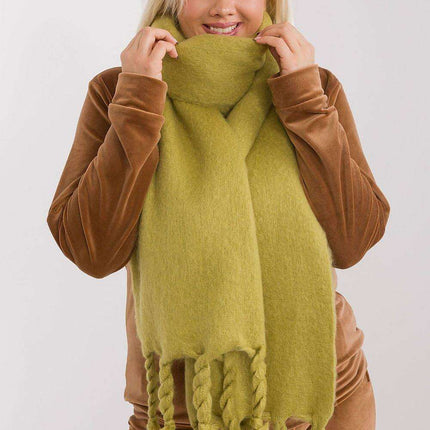 Tassel-Trimmed Cozy Winter Wrap - Stylish Versatile Scarf - Très Elite
