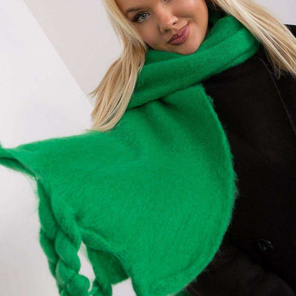 Tassel-Trimmed Cozy Winter Wrap - Stylish Versatile Scarf - Très Elite