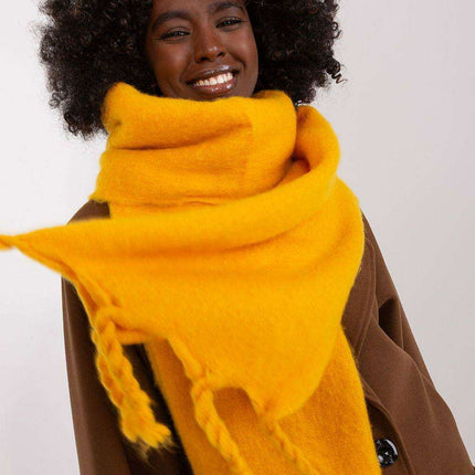 Tassel-Trimmed Cozy Winter Wrap - Stylish Versatile Scarf - Très Elite