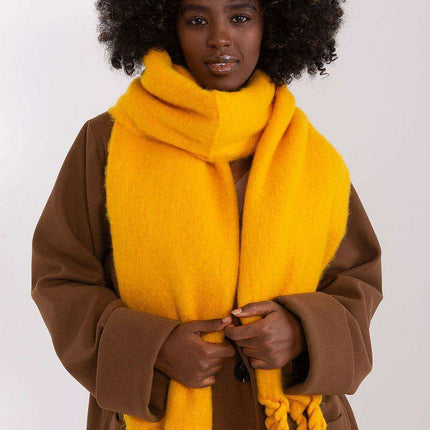 Tassel-Trimmed Cozy Winter Wrap - Stylish Versatile Scarf - Très Elite