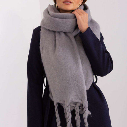 Tassel-Trimmed Cozy Winter Wrap - Stylish Versatile Scarf - Très Elite