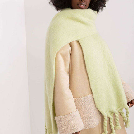 Tassel-Trimmed Cozy Winter Wrap - Stylish Versatile Scarf - Très Elite